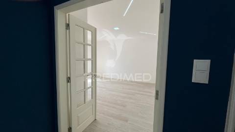 Apartamento t4+1 em torres novas