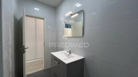 Apartamento t4+1 em torres novas