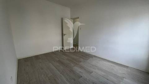 Apartamento t4+1 em torres novas