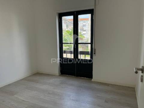 Apartamento t4+1 em torres novas