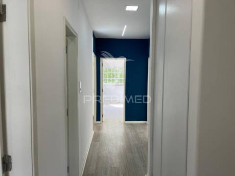 Apartamento t4+1 em torres novas