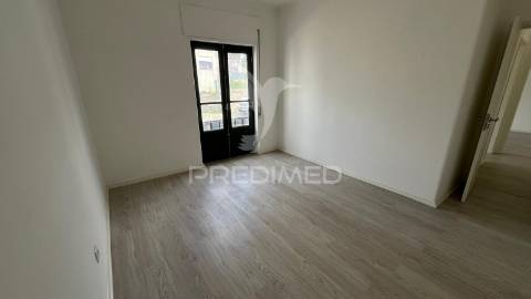 Apartamento t4+1 em torres novas