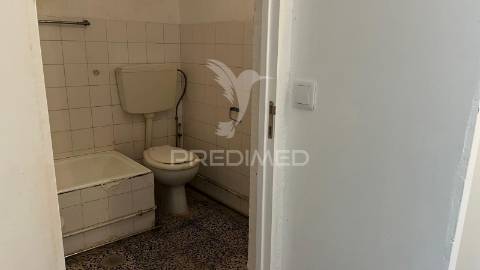 Apartamento t4+1 em torres novas