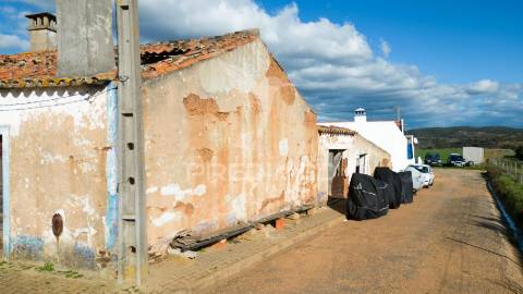 Moradia para recuperar a 20 km da praia