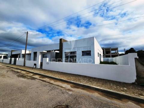 Moradia isolada t4, c/piscina e garagem,  oleiros - azeitão