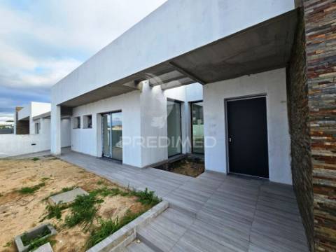 Moradia isolada t4, c/piscina e garagem,  oleiros - azeitão