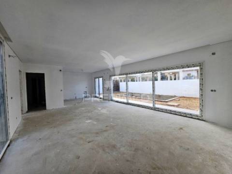Moradia isolada t4, c/piscina e garagem,  oleiros - azeitão