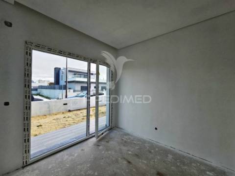 Moradia isolada t4, c/piscina e garagem,  oleiros - azeitão