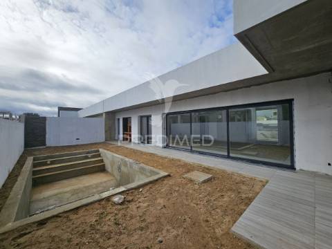 Moradia isolada t4, c/piscina e garagem,  oleiros - azeitão