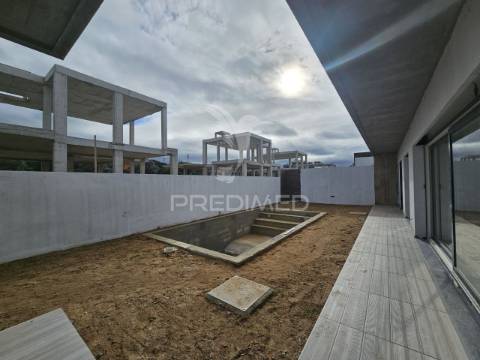 Moradia isolada t4, c/piscina e garagem,  oleiros - azeitão