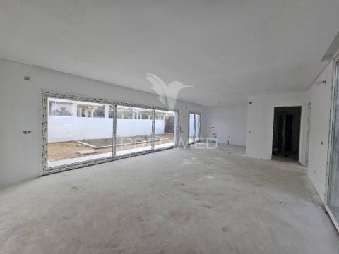 Moradia isolada t4, c/piscina e garagem,  oleiros - azeitão