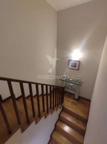 Lavra, agudela. duplex t3 situado em condomínio fechado com piscina, jardim e praia a 200m.