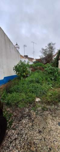 Ruína para reconstrução, de rés do chão e 1.º andar com 117 m2