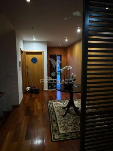 Moradia t4, em banda, na quinta da oliveiras, em lomar, braga