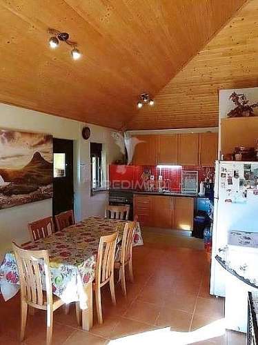 Quintinha em terreno  de 2 762m2, a 5 min das praias de sesimbra