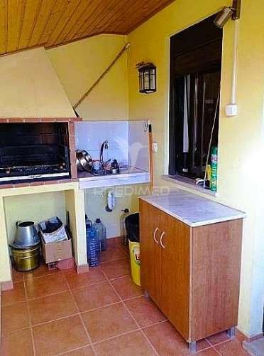 Quintinha em terreno  de 2 762m2, a 5 min das praias de sesimbra