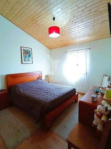 Quintinha em terreno  de 2 762m2, a 5 min das praias de sesimbra