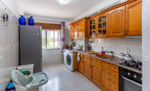 Apartamento t2 c/arrecadação santa marta do pinhal