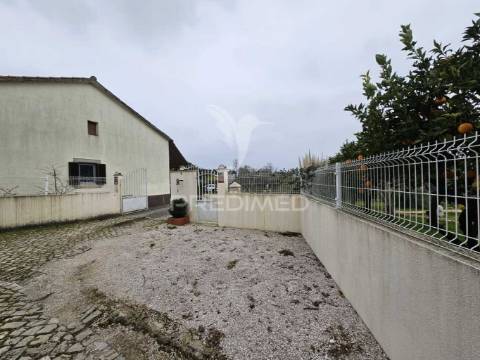 Refúgio no campo – moradia renovada com terreno de 6000m² e natureza deslumbrante!