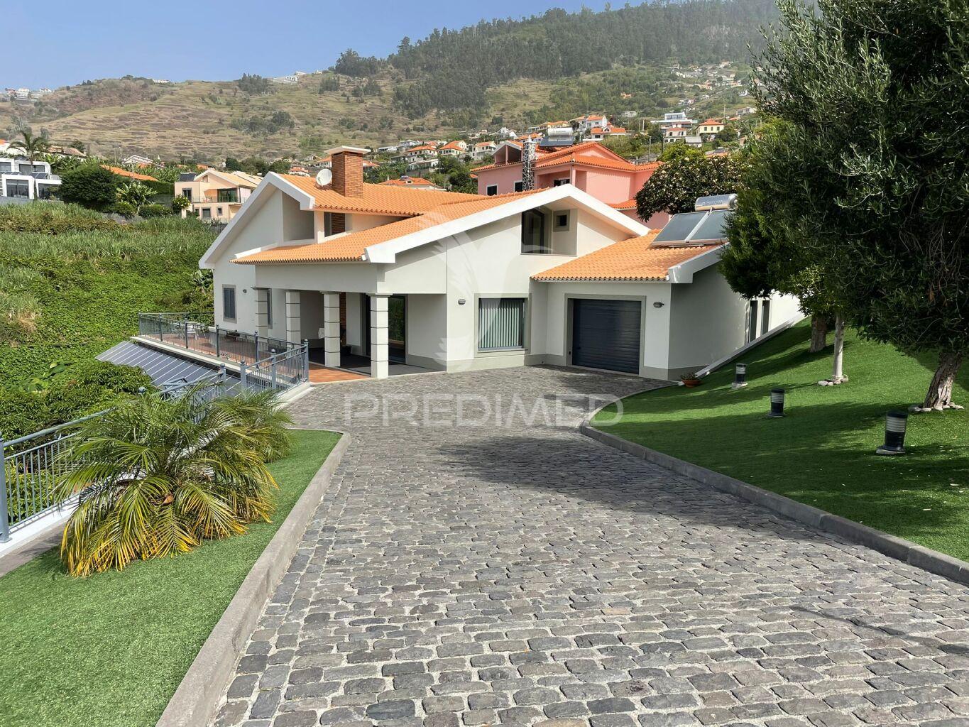 Moradia de luxo na calheta vista mar infinito