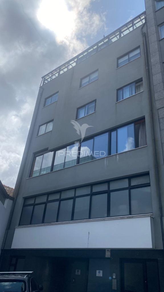 Apartamento duplex t5 junto ao el corte inglês