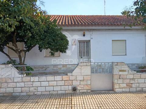 Moradia no bairro da boa fé em elvas - conforto e tradição com vista