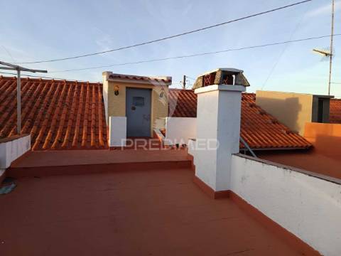 Moradia no bairro da boa fé em elvas - conforto e tradição com vista
