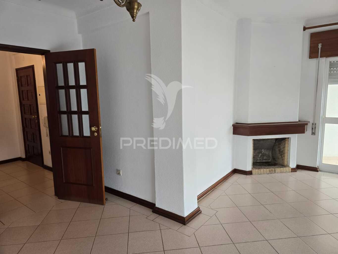 Apartamento t2 - com terraço e estacionamento - grândola