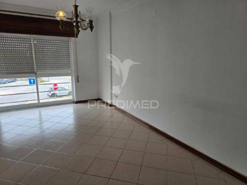 Apartamento t2 - com terraço e estacionamento - grândola