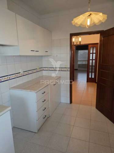 Apartamento t2 - com terraço e estacionamento - grândola