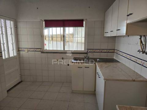 Apartamento t2 - com terraço e estacionamento - grândola