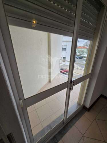 Apartamento t2 - com terraço e estacionamento - grândola