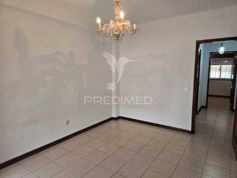 Apartamento t2 - com terraço e estacionamento - grândola