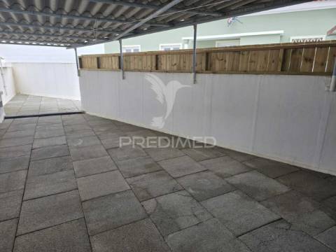 Apartamento t2 - com terraço e estacionamento - grândola