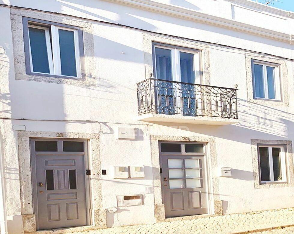 Prédio a  funcionar como alojamento local - baixa de setúbal
