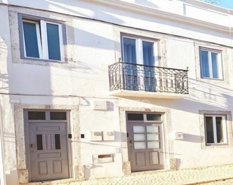 Prédio a  funcionar como alojamento local - baixa de setúbal