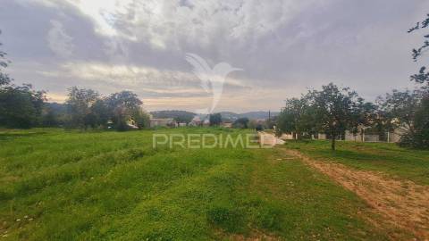 Terreno para construção em paderne com 3700 m2