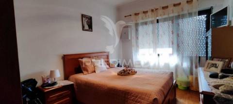 Apartamento t3 à venda em póvoa de santo adrião