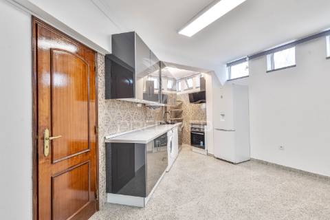 Apartamento t2 novo a estrear 74 m2 ler texto sff