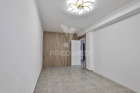 Apartamento t2 novo a estrear 74 m2 ler texto sff