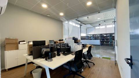 Armazém premium com escritórios modernos | 1.000m² | seixal