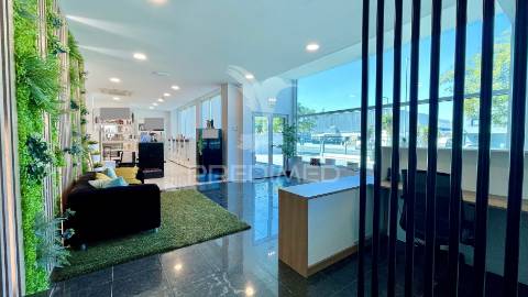Armazém premium com escritórios modernos | 1.000m² | seixal