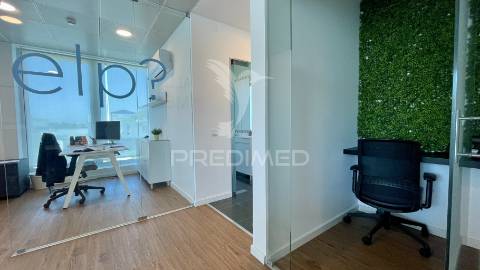 Armazém premium com escritórios modernos | 1.000m² | seixal