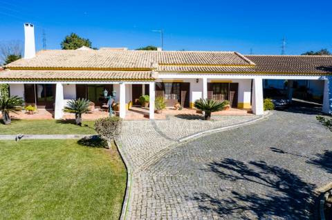 Quinta em palmela com moradia térrea