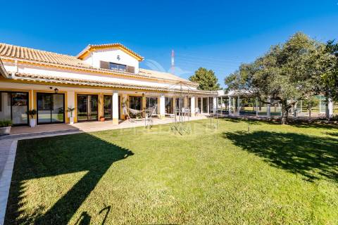 Quinta em palmela com moradia térrea
