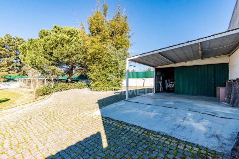 Quinta em palmela com moradia térrea