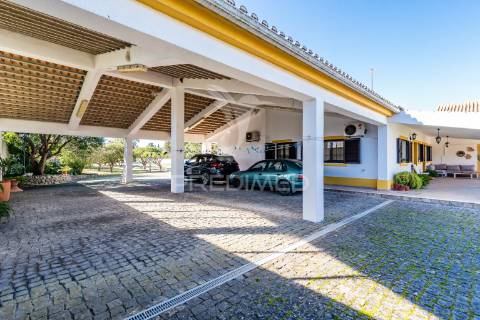 Quinta em palmela com moradia térrea