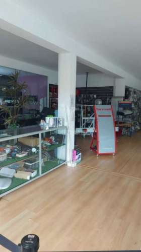 Pavilhão para espaço comercial - leiria