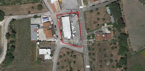 Pavilhão para espaço comercial - leiria