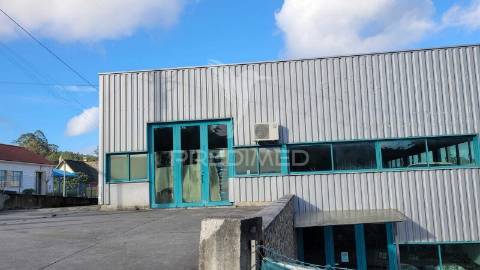 Pavilhão para espaço comercial - leiria